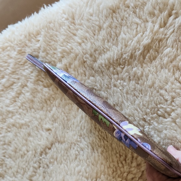 Gorgeous NWOT Coach Purple Floral & Signature Khaki Leather Wristlet/Wallet π - Picture 7 of 16